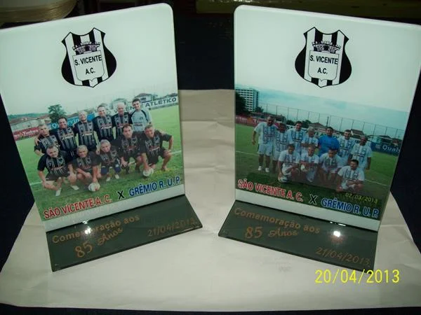Troféus de vidro personalizados - Vidraçaria Art Guedes